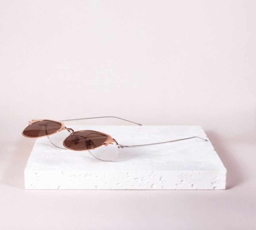 Thom Browne คือแบรนด์แว่นกันแดดที่มีสไตล์ชัดเจน