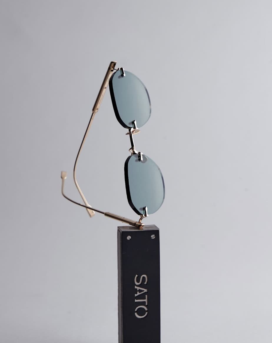 แว่นกันแดดผู้ชายแบรนด์ดัง มอบลุคเรียบหรูดูแพง